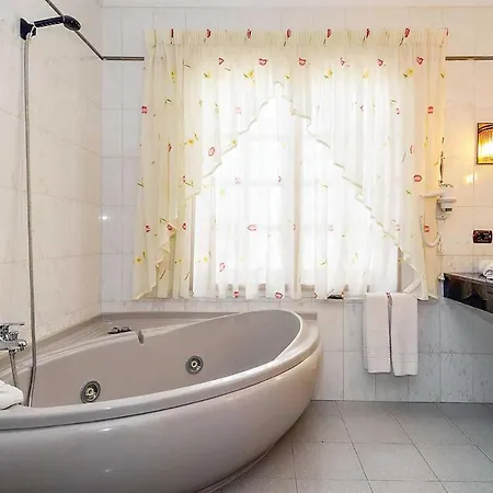 Villa Playa Blanca Sleeps 8 Air Con Wifi