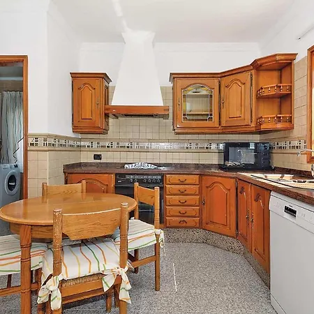 Playa Blanca Sleeps 8 Air Con Wifi Villa